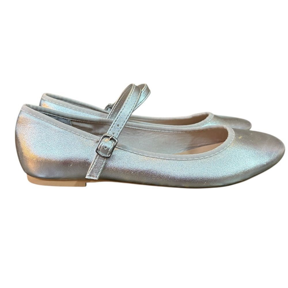 Madden Girl Silver Mary Jane Ballet Flats – Size 7